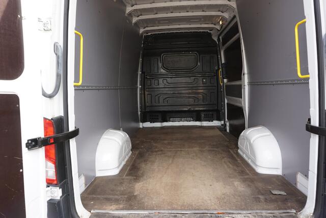 Volkswagen CRAFTER 35 2.0 TDI L3H3 EL COMFORTLINE OKT 2018 RECENT NIEUWE DISTRIBUTIERIEM! NAVIGATIE ANDROID-APPLECARPLAY CRUISECONTROL AIRCO PARKEERSENSOREN V+A BLUETOOTH ELECTR.RAMEN/SPIEGELS