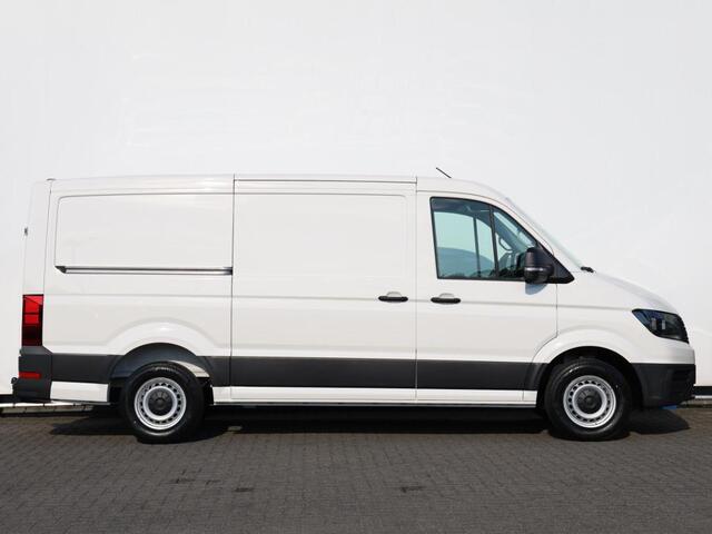 Volkswagen CRAFTER Bedrijfswagens 2.0 TDI L3H2 164PK RWD Trendline | 3500 kg Trekgewicht | Camera | Cruise control | Bijrijdersbank | Navigatie via app-connect |