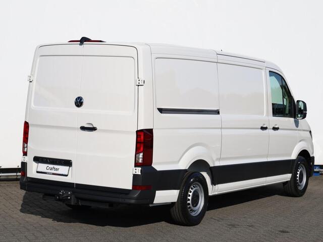 Volkswagen CRAFTER Bedrijfswagens 2.0 TDI L3H2 164PK RWD Trendline | 3500 kg Trekgewicht | Camera | Cruise control | Bijrijdersbank | Navigatie via app-connect |