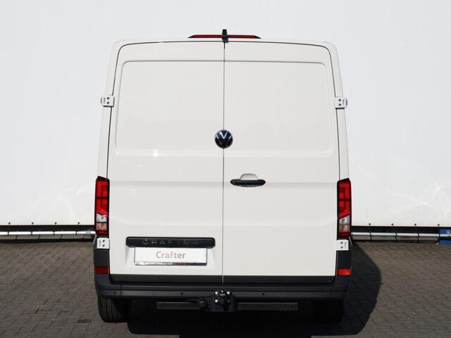 Volkswagen CRAFTER Bedrijfswagens 2.0 TDI L3H2 164PK RWD Trendline | 3500 kg Trekgewicht | Camera | Cruise control | Bijrijdersbank | Navigatie via app-connect |