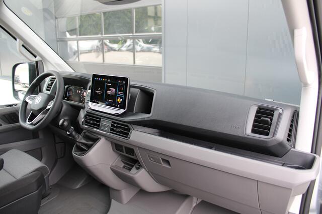 Volkswagen CRAFTER 30 2.0 TDI L3H3 140pk - Navigatie - DAB - Geveerde Stoel - Camera - Carplay - Rijklaar