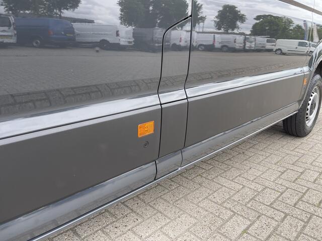 Volkswagen CRAFTER 35 2.0 TDI 140pk L3H2 Comfortline / vaste prijs rijklaar ¤ 21.950 ex btw / lease vanaf ¤ / airco / cruise / navi / achteruit rijcamera !