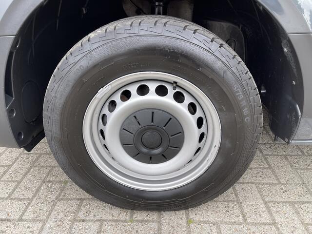 Volkswagen CRAFTER 35 2.0 TDI 140pk L3H2 Comfortline / vaste prijs rijklaar ¤ 21.950 ex btw / lease vanaf ¤ / airco / cruise / navi / achteruit rijcamera !