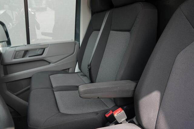 Volkswagen CRAFTER L3H2 2.0Tdi 177Pk Aut. | 2xSchuifdeur | Achteruitrijcamera | Trekhaak | Sidebars | 17''