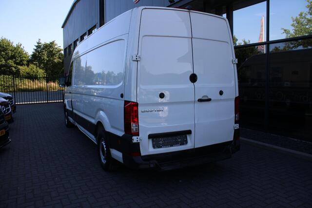 Volkswagen CRAFTER 35 2.0TDI SCR BMT 130/177 L4H3 airco navi dab lang