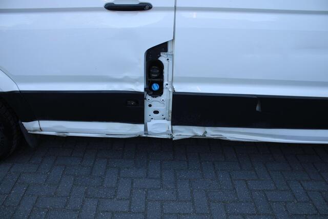 Volkswagen CRAFTER 35 2.0TDI SCR BMT 130/177 L4H3 airco navi dab lang