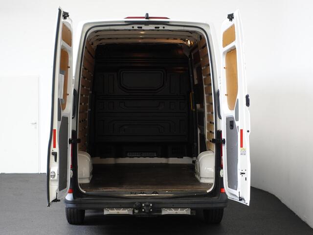 Volkswagen CRAFTER 102pk L3H3/ L2H2 Highline Volkswagen Crafter 102pk L3H3 Highline Airco Navi Cruise Camera Trekhaak