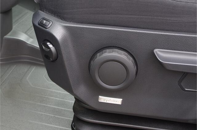 Volkswagen CRAFTER 30 2.0 TDI L3H2 Highline > 177pk/Dubbele schuifdeur/automaat/camera/comfort stoel...