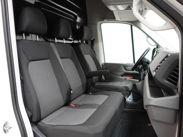 Volkswagen CRAFTER 30 2.0 TDI L3H3 177PK Highline Automaat Airco App-connect ACC Camera Trekhaak