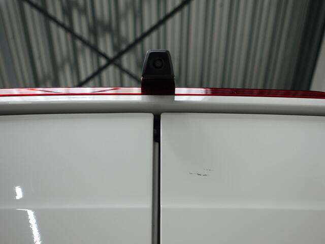 Volkswagen CRAFTER 30 2.0 TDI L3H3 177PK Highline Automaat Airco App-connect ACC Camera Trekhaak