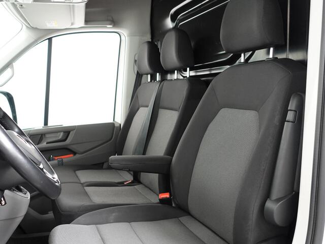 Volkswagen CRAFTER 30 2.0 TDI L3H3 177PK Highline Automaat Airco App-connect ACC Camera Trekhaak