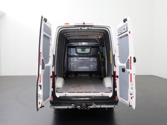 Volkswagen CRAFTER 2.0TDI 140PK L3H3 | Camera | Airco | Trekhaak | Cruise | Betimmering