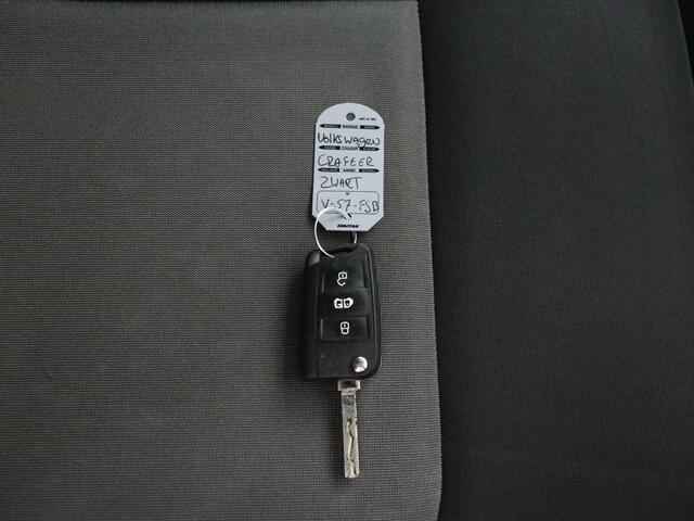 Volkswagen CRAFTER 2.0TDI L3H3 Highline | Airco | 3-Persoons | Betimmering
