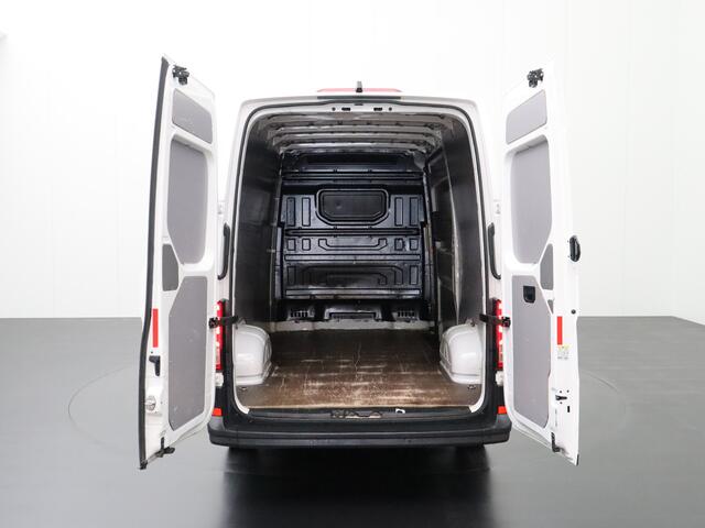 Volkswagen CRAFTER 2.0TDI 140PK L3H3 | Camera | Airco | Cruise | Betimmering | 3-Persoons