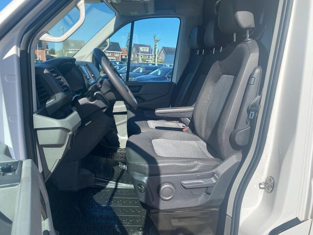 Volkswagen CRAFTER 35 2.0 TDI L3H3 Trendline | 140Pk | Trekhaak | A-Camera | Betimmering | Navi | Cruise |