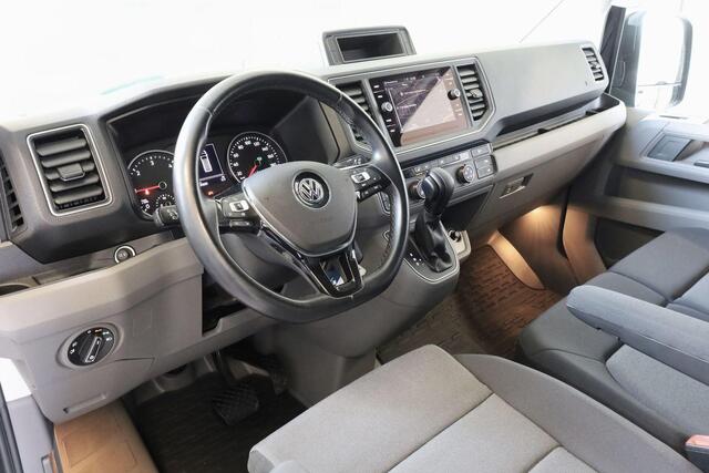 Volkswagen CRAFTER 35 2.0 TDI 177 pk Highline L3H3 | LED | Achteruitrijcamera | Trekhaak | Imperiaal | 17 inch | Verwarmbare voorruit | Alarm