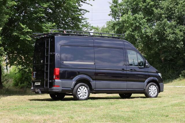 Volkswagen CRAFTER 35 2.0 TDI 177 pk Highline L3H3 | LED | Achteruitrijcamera | Trekhaak | Imperiaal | 17 inch | Verwarmbare voorruit | Alarm