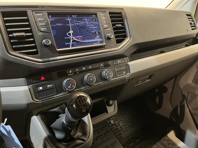 Volkswagen CRAFTER 35 2.0 TDI L3H3 140 PK RWD Servicebus / Aluca Inrichting / Euro 6 / Trekhaak 3000 KG / Airco / Camera / Navigatie / CarPlay