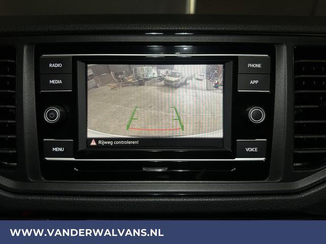Volkswagen CRAFTER 2.0 TDI 141pk L3H2 (oude L2H1) Euro6 Airco | Camera | Bijrijdersbank | Apple carplay Android auto, stoelverwarming, 3000kg trekvermogen