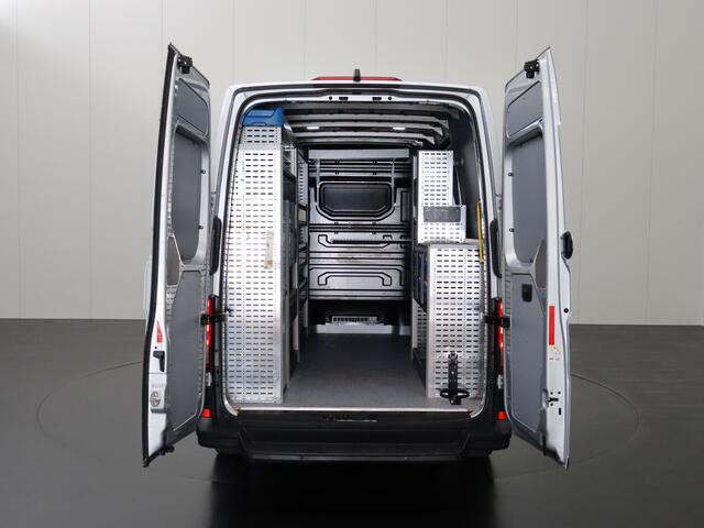 Volkswagen CRAFTER 2.0TDi 177PK DSG Automaat L3H3 | Kastinrichting | Navigatie | Camera | Led | Airco | Cruise