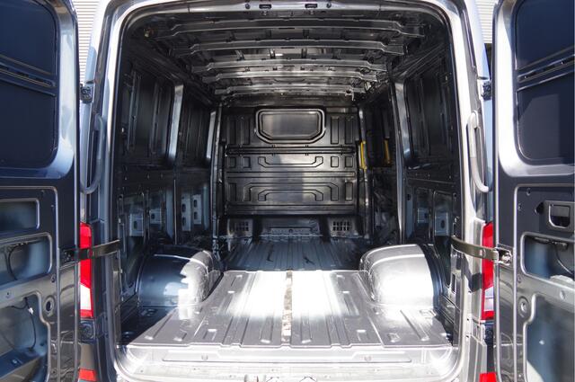 Volkswagen CRAFTER 50 2.0 TDI L3H2 (L2H1) B-RIJBEWIJS 177PK AUT. 3.5T TREKGEW. DUBBEL LUCHT, CAMERA, NAVI, CRUISE, AIRCO, STOELVERWARMING, DUBBEL LUCHT