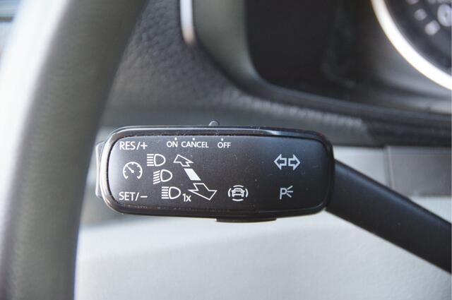 Volkswagen CRAFTER 50 2.0 TDI L3H2 (L2H1) B-RIJBEWIJS 177PK AUT. 3.5T TREKGEW. DUBBEL LUCHT, CAMERA, NAVI, CRUISE, AIRCO, STOELVERWARMING, DUBBEL LUCHT