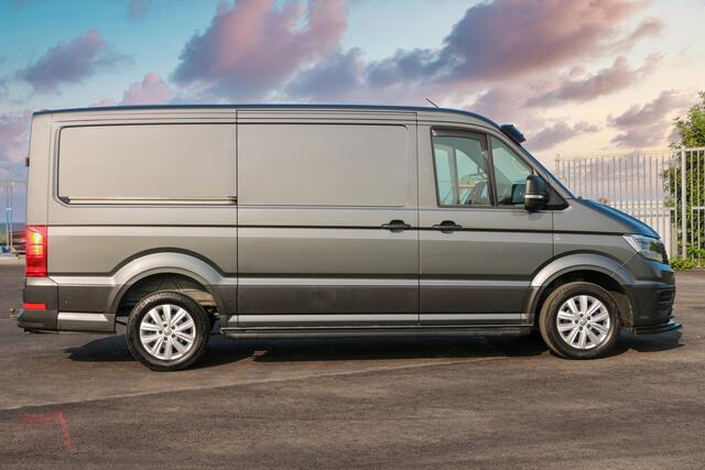Volkswagen CRAFTER 30 2.0 TDI L3H2 Highline 70 edition automaat, adaptieve cruise, trekhaak