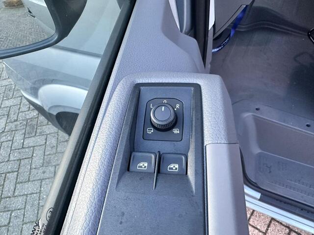 Volkswagen CRAFTER 35 2.0 TDI 177pk L4H3 Exclusive | BPM-vrij | Geveerde Stoel | Climatronic | 3.500 kg GVW | Navigatie | Stoelverwarming | Trekhaak | > NETTO-Deal excl. kosten rijklaarmaken <