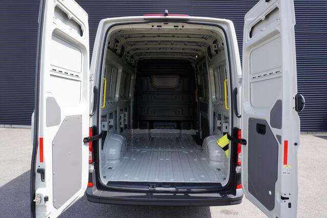 Volkswagen CRAFTER 35 | 140 PK AUT | App-Connect | Cruise | Camera | LED Koplampen