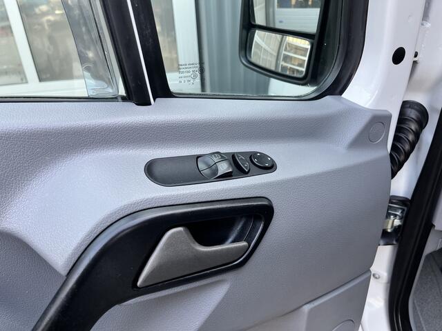 Volkswagen CRAFTER 50 2.0 TDI L2H2 Werkplaats inrichting Kast Inrichting Servicewagen Trekhaak 3500kg Omvormer Airco Cruise controle 1e eigenaar Dealer onderhouden Euro 6 Bpm vrij