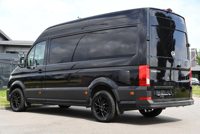 Volkswagen CRAFTER 35 2.0 TDI L3H3 Highline Black Edition Camera, Cruise, Carplay, Sensoren, Automaat, 140pk, Multimedia, LED, Uniek!