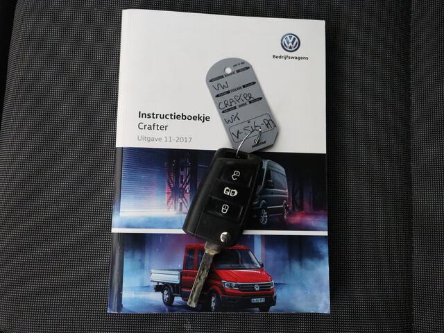 Volkswagen CRAFTER 2.0TDI L3H3 Business | Navigatie | Camera | Airco | Cruise | Trekhaak