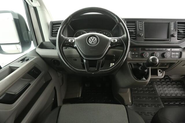 Volkswagen CRAFTER 35 2.0 TDI L3H3 177PK 3500kg Trekgew. Trekhaak Airco Cruise PDC 3 Persoons