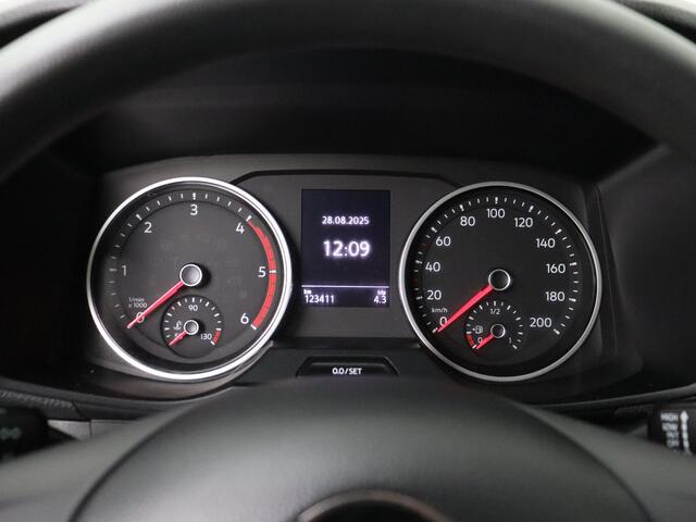 Volkswagen CRAFTER 2.0TDI 177PK L3H3 Highline | Navigatie | Camera | 3-Persoons | Trekhaak 3500Kg