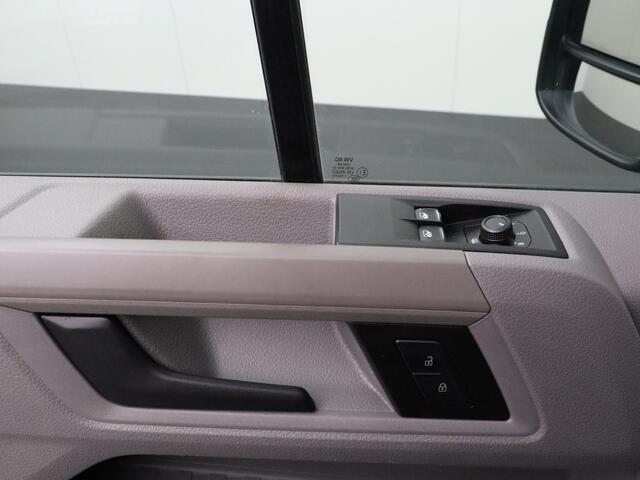 Volkswagen CRAFTER 2.0TDI 140PK DSG Automaat L3H2 | Navigatie | Camera | Airco | Cruise | 3-Persoons