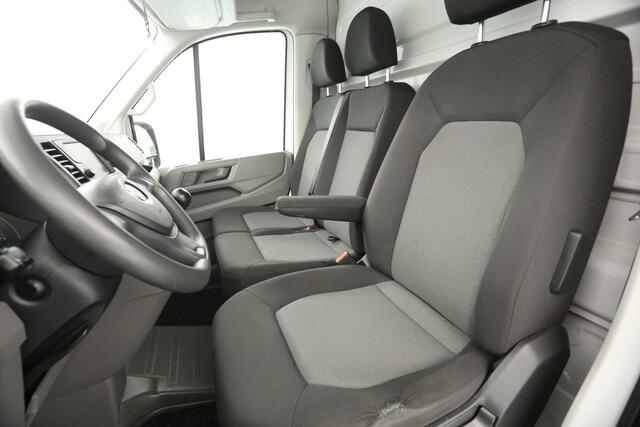 Volkswagen CRAFTER 2.0 TDI 177PK | Bakwagen L4.52m | Zijdeur | Laadklep | Airco | Camera | Cruise | 3 Persoons | Carplay
