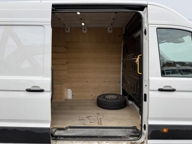 Volkswagen CRAFTER 2.0 TDI 140PK L3H3 Airco Cruise Control Carplay Parkeersensoren voor achter