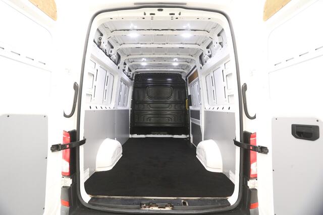 Volkswagen CRAFTER 30 2.0 TDI 177PK L3H3 | 3000kg Trekgew. | Trekh. | Airco | Cruise | 3-Zits | Camera | Carplay | Imperiaal
