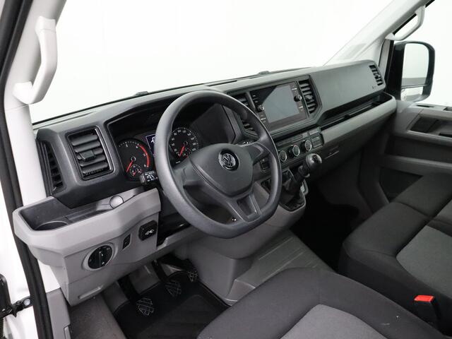 Volkswagen CRAFTER 2.0TDI L3H3 | Kastinrichting | Imperiaal | Trekhaak | Navigatie | Airco | Cruise | 3-Persoons | Betimmering
