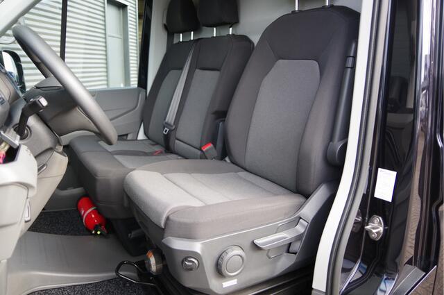 Volkswagen CRAFTER 35 2.0 TDI L4H3 177PK AUT. CAMERA, TREKHAAK, BETIMMERING, CRUISE, APPLE CARPLAY/ANDROID AUTO, MF STUUR, PARKEERSENSOREN