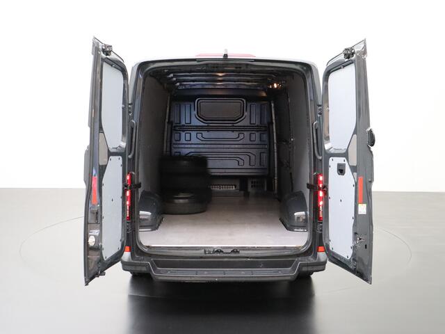 Volkswagen CRAFTER 2.0TDI 140PK L3H2 Highline | Navigatie | Camera | Airco | Cruise | Betimmering
