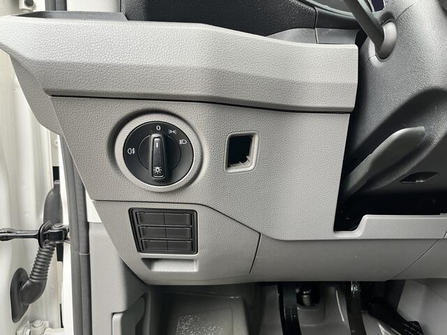 Volkswagen CRAFTER 35 2.0 TDI DC Hiab Laadkraan 023-3 Trekhaak 2500 kg trekgewicht Airco Cruise controle 6-Persoons Open laadbak Pick-up Euro 6 Bakwagen P-up Telefoonverbinding 1e eigenaar