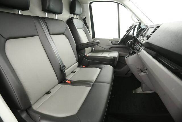 Volkswagen CRAFTER 2.0 TDI L3H3 | 177PK | 3500kg | Trekh | Aut. | Airco | 3-Zits | Cruise | Camera | Stoel/Stuurverw. | Carplay | Parkeersens.