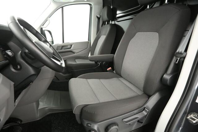 Volkswagen CRAFTER 2.0 TDI DSG HIGHLINE EXCLUSIVE L3H3 | FACELIFT MODEL | BPM VRIJ | NIEUW | 3000KG TREKHAAK | VIRTUAL | CAMERA | ADAPTIVE CRUISE | LED | 140PK | CARPLAY | 17"LMV