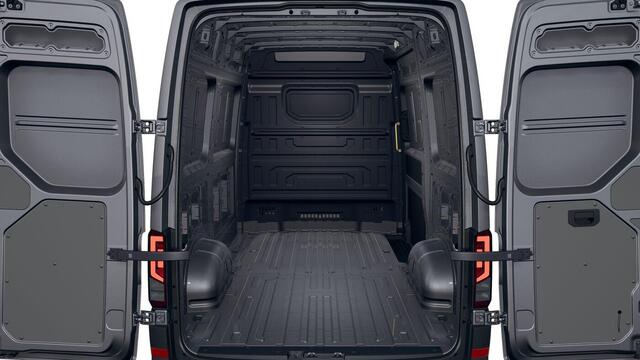 Volkswagen CRAFTER Exclusive L3H3 140 pk Automaat GVW 3.5T BPM vrij | 3-Zits | led | trekhaak | navigatie | camera | DAB+