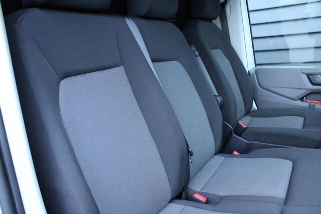 Volkswagen CRAFTER 30 2.0 TDI 140pk L3H3 Trekhaak Bijrijdersbank Navigatie