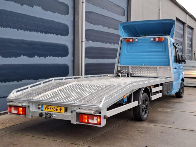 Volkswagen CRAFTER 35 2.0 TDI L4 Trendline OPRIJWAGEN / AMBULANCE / TRAILER / EURO 6 / LAADVERMOGEN 1500 KG !!