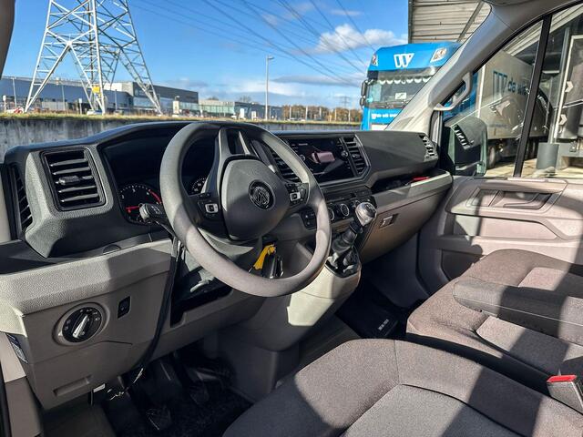 Volkswagen CRAFTER 2.0 TDI 140pk L3H3 | BPM-vrij | DAB | All Seasonbanden | Navigatie | Trekhaak | Sidebars | Betimmering | Camera