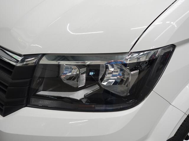 Volkswagen CRAFTER 140pk L4H3 / L3H2 Dubbele cabine Airco Cruise control Trekhaak Navigatie Carplay Camera Sidebars Euro6