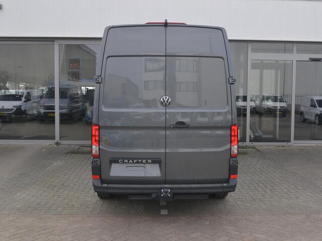 Volkswagen CRAFTER Bedrijfswagens 35 Exclusive 2.0 TDI 140pk DSG L3H3 · Camera · Trekhaak · Tussenschot · Alarm · Apple/Android Car Play · 17'' Inch · Garantie t/m 22-12-2028 of 100.000km